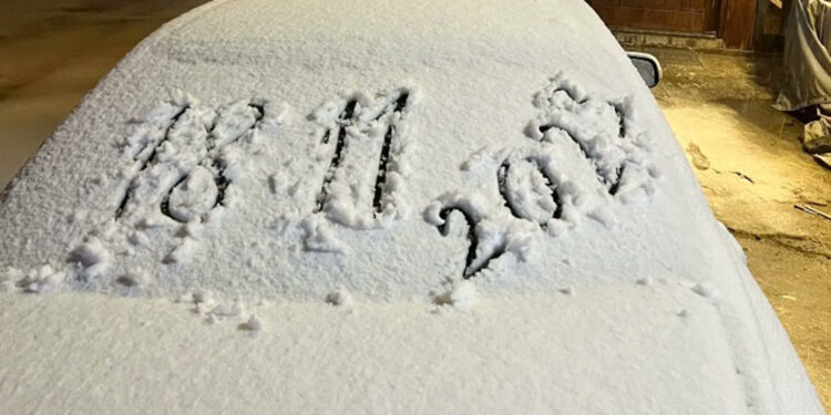 Kartepe'de mevsimin ilk karı yağdı