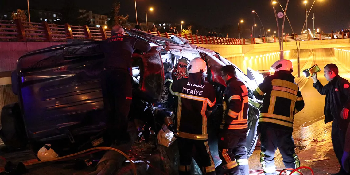 Kayseri'de 3 aracın karıştığı kazada 9 kişi yaralandı