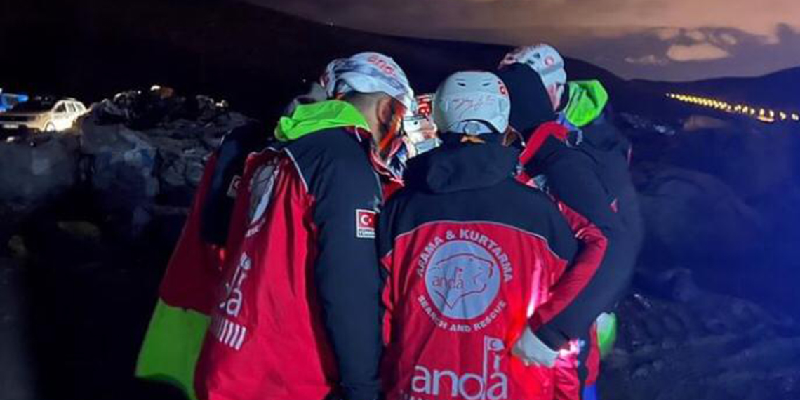 Belediye işçisi geri dönüşüm tesisinde çöp yığını altında kaldı