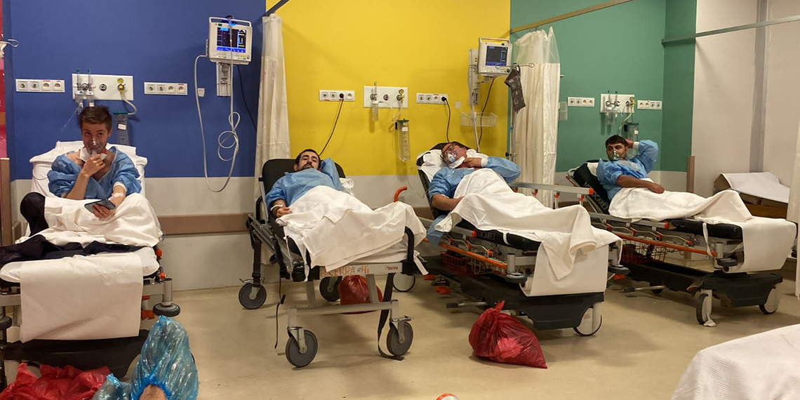 Kimyasal maddeden etkilenen 14 kargo çalışanı gözlem altında