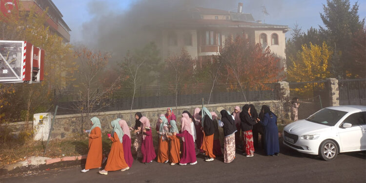 Erzurum'da kız Kur'an kursunda yangın