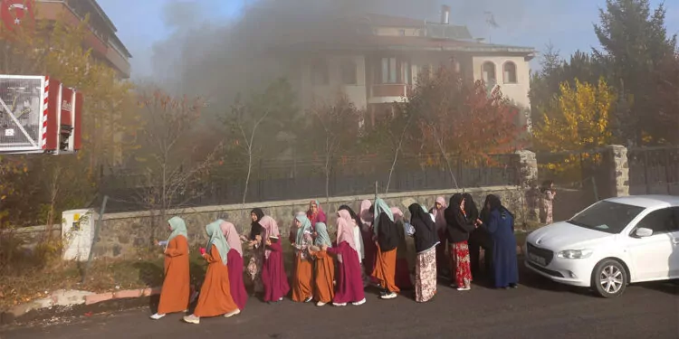 Erzurum'da kız kur'an kursunda yangın