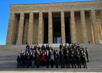 KKTC'nin Ankara Büyükelçisi Anıtkabir'i ziyaret etti