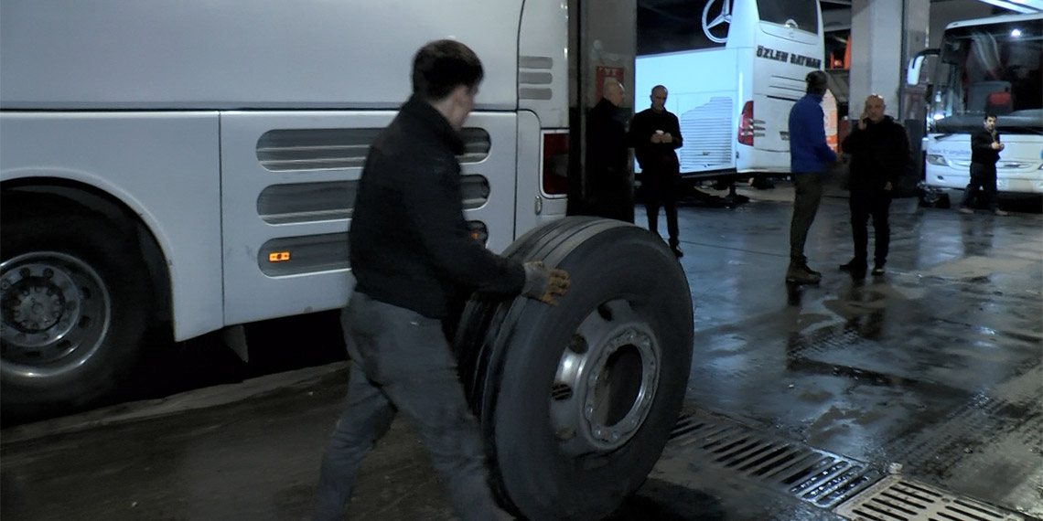 Lastikçilerde 25 Kasım kış lastiği yoğunluğu