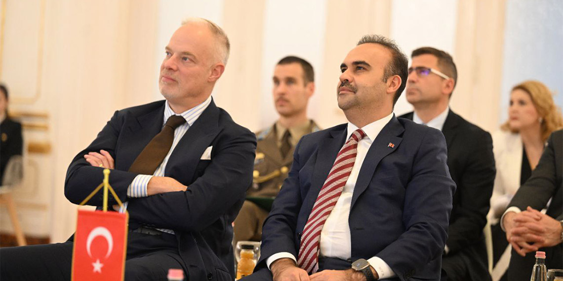 Sanayi ve Teknoloji Bakanı Mehmet Fatih Kacır, Macaristan'la ilişkileri her alanda daha ileri taşımaya gayret gösterdiklerini söyledi.