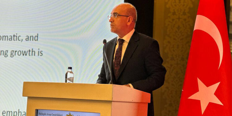 Hedefimiz BAE ile ticaret hacmimizi 25 milyar dolara çıkartmak