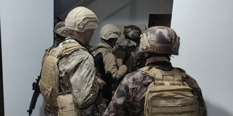 Mersin'de terör örgütü PKK/KCK yapılanmasına operasyon