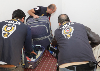 Mersin'de yasa dışı bahis operasyonu; 4 gözaltı