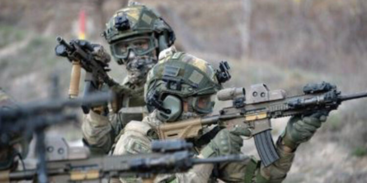 Taciz ateşi açan 4 PKK/YPG'li terörist etkisiz hale getirildi