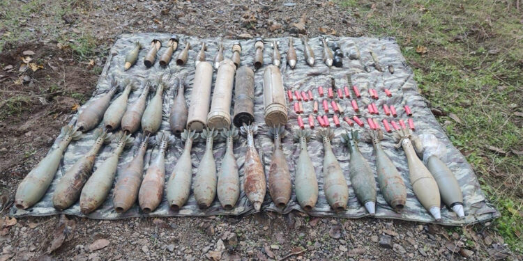 Teröristlerin kullandığı sığınak ile mühimmatlar imha edildi