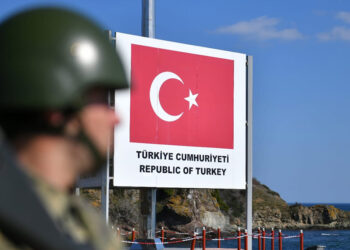 Yunanistan'a geçmeye çalışan 1'i FETÖ mensubu 2 kişi yakalandı