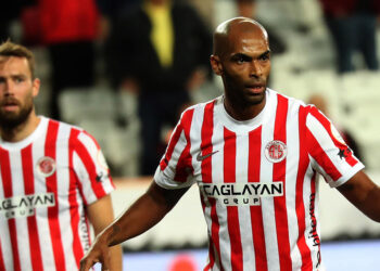 Naldo 80 gün sonra tekrar sahalarda