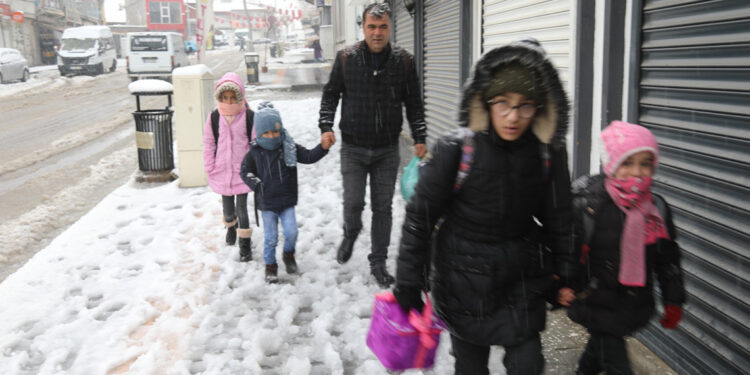 Aşkale ve Horasan ilçelerinde eğitime bir gün ara verildi