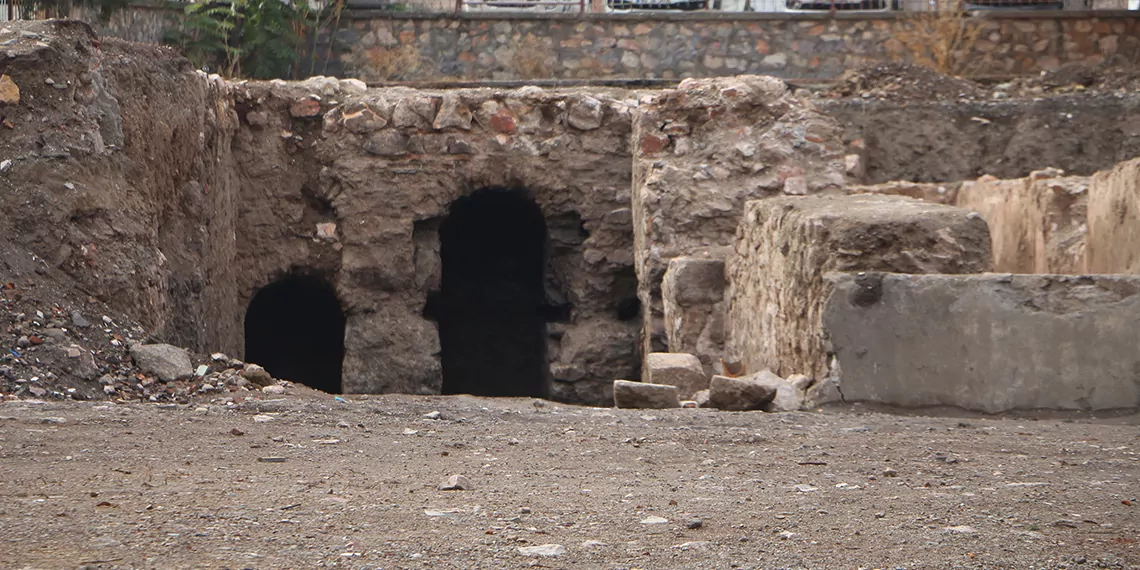 Tokat'ta tarihi hamama ait kalıntılar bulundu