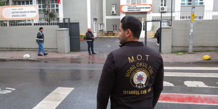 Okul önlerinde öğrencilerin güvenliği için denetim yapıldı