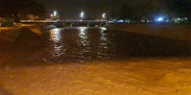 Osmaniye'de Savrun Çayı taştı