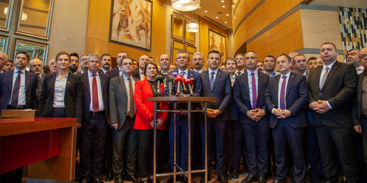 Kılıçdaroğlu'nun deneyimlerinden yararlanmayı sürdüreceğiz