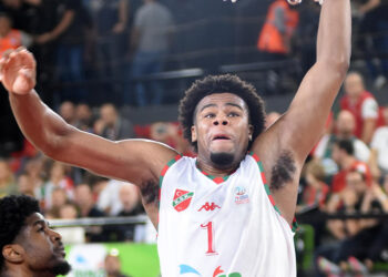 Vernon Carey tarihe geçti