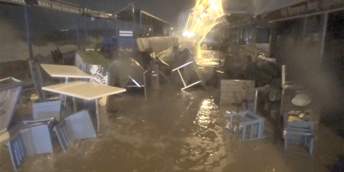 İstanbul Teknik Üniversitesi Meteoroloji Mühendisliği Öğretim Üyesi Prof. Dr. Mikdat Kadıoğlu, "Fırtına öncesi naylon ve kum torbasıyla önlem şart" dedi.