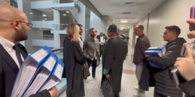 Seçil Erzan'a gidecek parayı avukat Candaş Güral getirmiş