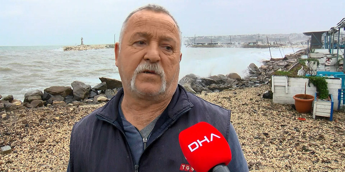 İstanbul’da devam eden fırtınadan en çok etkilenen ilçelerden biri Silivri oldu. Balıkçı Reşat Topçu, "Elektrikler kesildi trafolar patladı. Senelerdir görülmeyen bir hava gördük" diye konuştu.