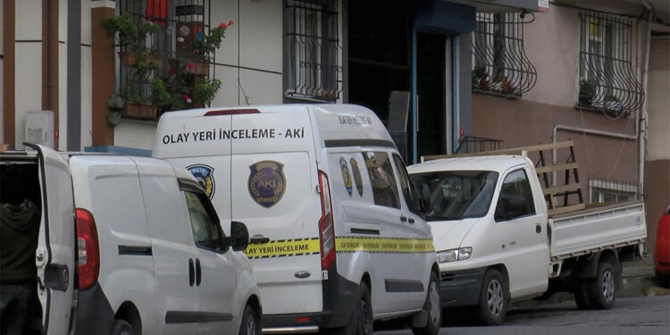 Evini bastığı kadın ve kızını öldürüp intihar etti