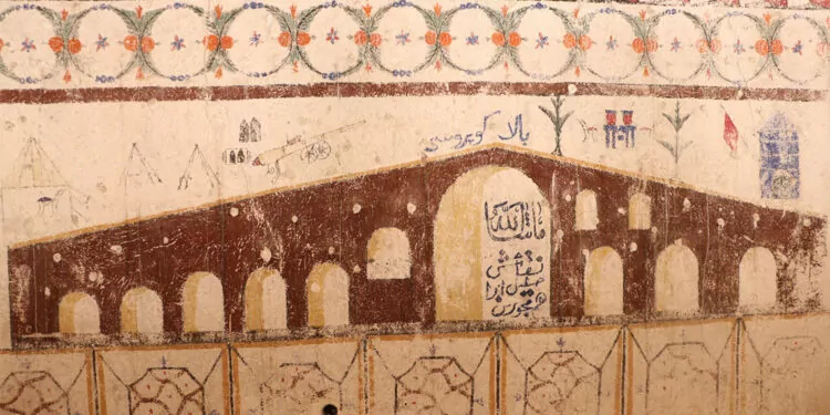 Tarihi camideki restorasyonda kalem işçilikleri ortaya çıktı