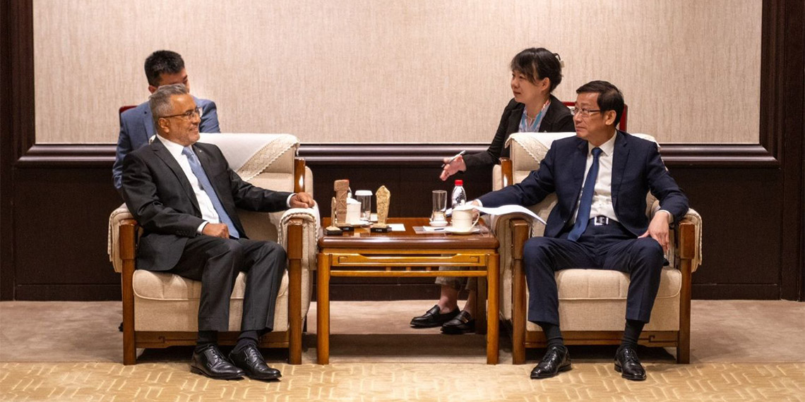 Türkiye tanıtım etkinleri kapsamında Çin'de bir etkinlik düzenleyen Türk Hava Yolları (THY) Yönetim Kurulu Başkanı Prof. Dr. Ahmet Bolat, "Bu sene ülkemize gelen Çinli turist sayısı geçen yıla nazaran iki katına çıktı. Önümüzdeki dönemde hedefimiz 2 milyon turisti Türkiye'ye getirmeyi hedefliyoruz" dedi.