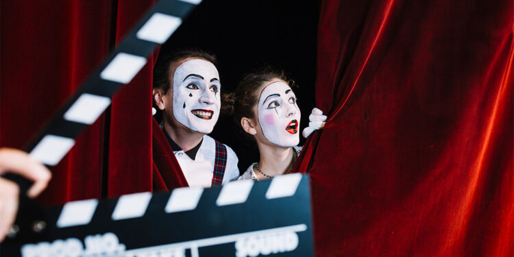 Dünden bugüne tiyatro