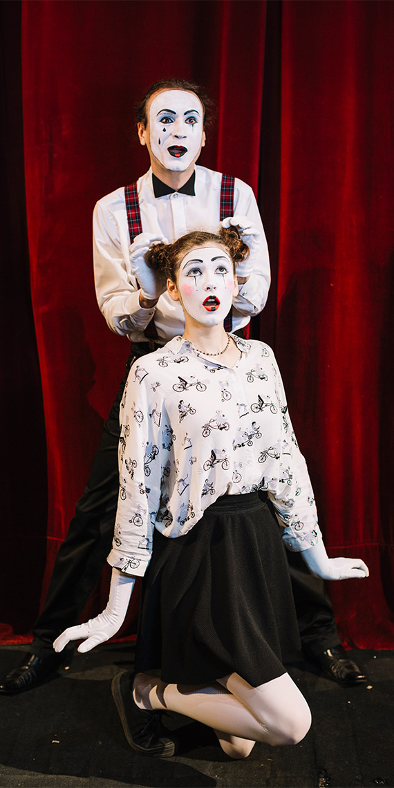 Dünden bugüne tiyatro