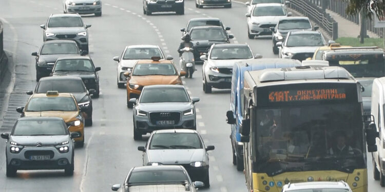 Trafiğin yoğun olduğu bölgelerde hava kirliliği de yüksek