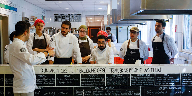 Turizm sektöründeki iş gücü kaybı sonrası Avrupa ülkeleri, gözünü Türkiye'ye çevirdi