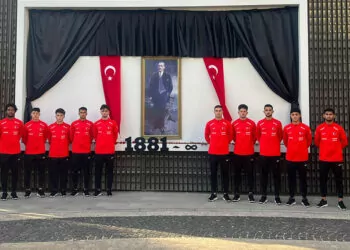 U19 futbol milli takımı atatürk'ü anma töreni düzenledi