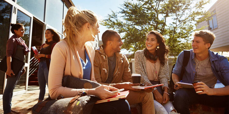 Türkiye'de gençlerin İngilizceye bakışı araştırıldı