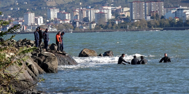 Denizde kaybolan lise öğrencilerinden 3 gündür haber yok