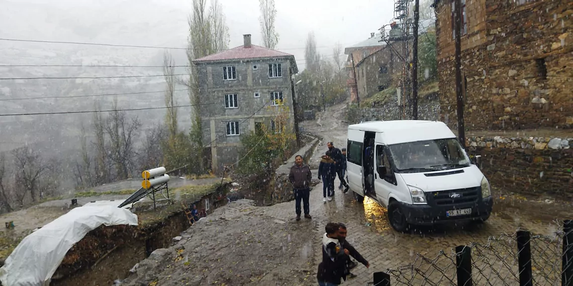 Van ve hakkari'nin yüksek kesimleri beyaza büründü