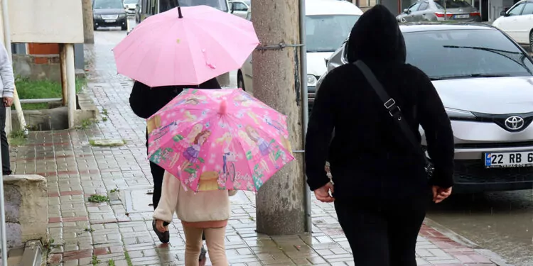 İstanbul yağışlı hava ve fırtınanın etkisine girecek