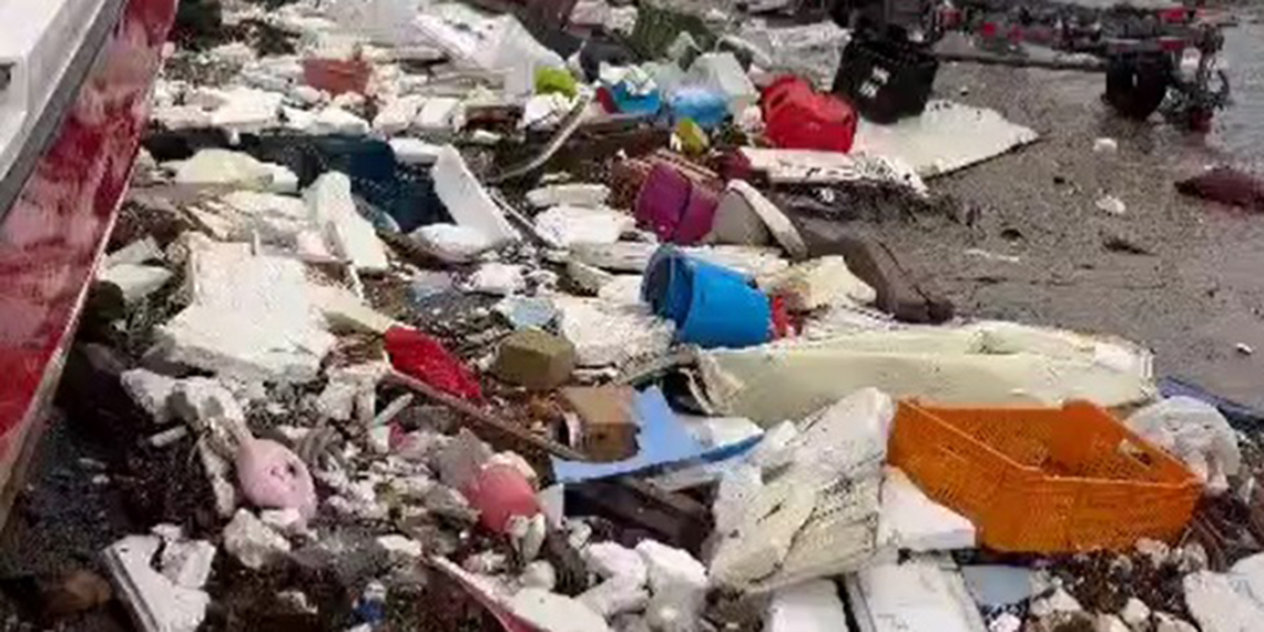 Yalova'da sağanak, fırtına ve kar yağışı etkili oldu. Çınacık'ta deniz taşarken, Esenköy'de tekneler battı ya da parçalandı, Delmece'de de kar kalınlığı 15 santimetreye ulaştı.