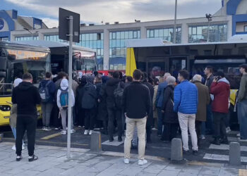 Atatürk Havalimanı metrosundaki çalışma seferleri aksattı