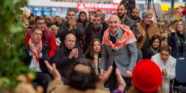 Tunç Soyer Seferihisar'da coşkuyla karşılandı