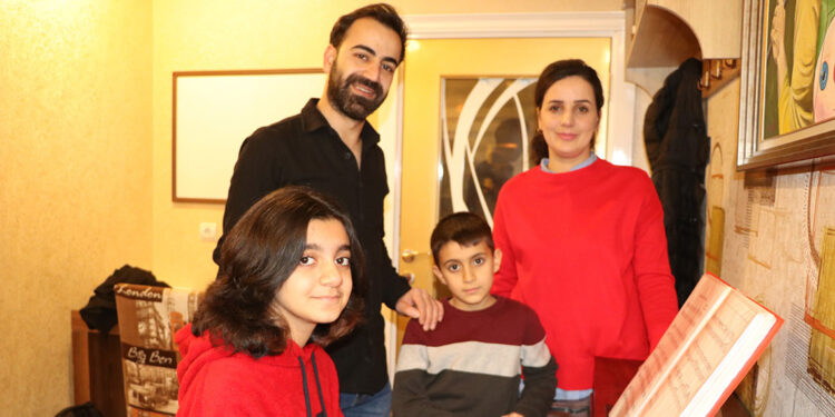 12 yaşındaki ödüllü piyanist Cemre Jinda Kesici