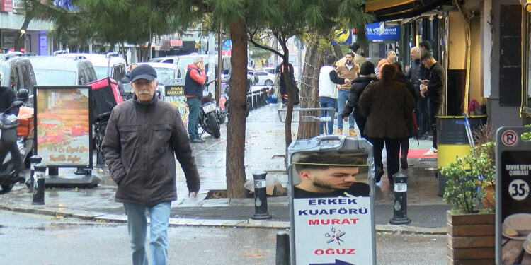 5.1 büyüklüğündeki deprem İstanbul'da da hissedildi 