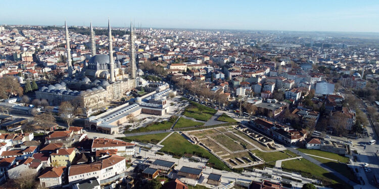 6 asırlık Havlucular Hanı ile Mezitbey Hamamı, restore edilecek