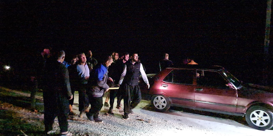 Osmaniye'nin Kadirli ilçesinde, evde tartıştığı 7 aylık hamile eşini öldüren Salim Koyuncu (29), otomobilini 50 metrelik uçuruma sürerek intihar girişiminde bulundu. Cinayet şüphelisi koca, hastaneye kaldırıldı.