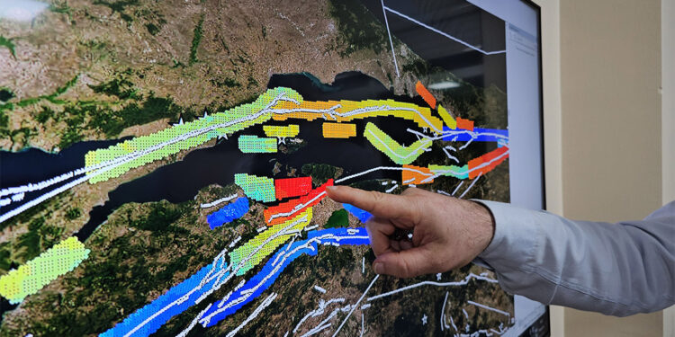 7 büyüklüğünde ve üzerinde deprem üretecek faylar tespit edildi