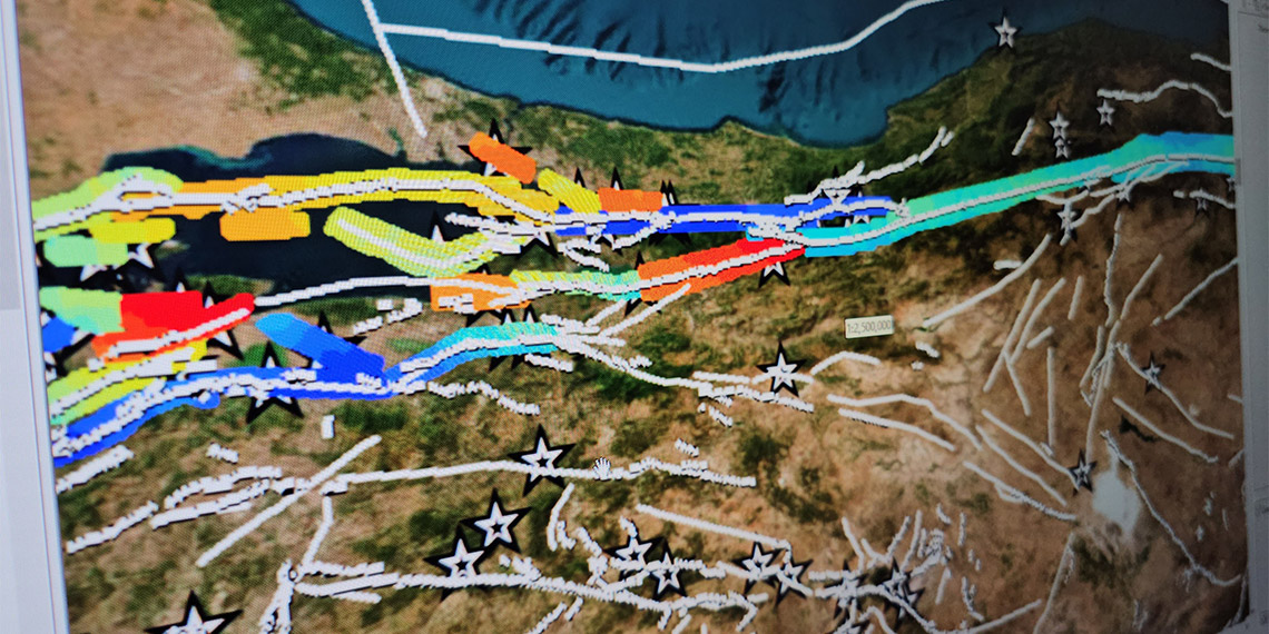Zonguldak Bülent Ecevit Üniversitesi'nden (ZBEÜ) Prof. Dr. Şenol Hakan Kutoğlu ile ekibi, 7 büyüklüğünde ve üzerinde deprem üretecek gerginlikte fayları tespit etti.