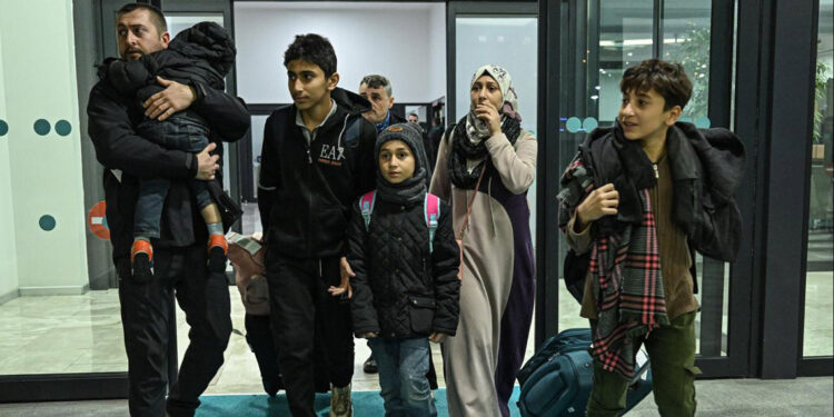 8 Ekim'den bu yana 1047 kişi Gazze'den tahliye edildi