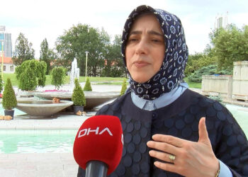 Özlem Zengin, Gülizar Biçer Karaca'yı istifaya davet etti