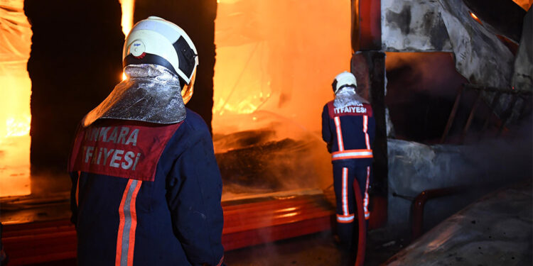 Son dönemde yapılan yatırımların ardından hem personel kadrosunu güçlendiren hem de araç filosunu yenileyen Ankara İtfaiyesinin 2023 yılı raporu yayınlandı.