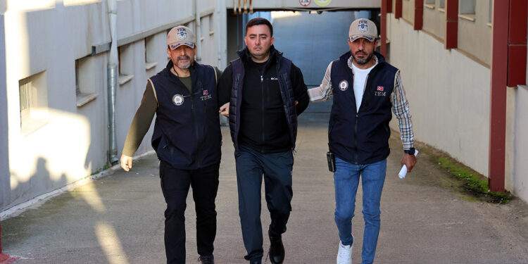 Adana'da 8 yıl hapisle aranan MKP'li yakalandı